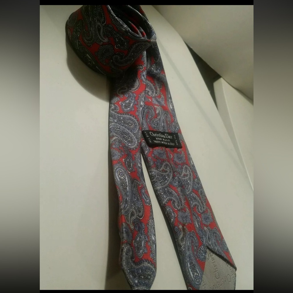 Authentic Christian dior Silk multi colored paisley print stunner tie. - Picture 4 of 14